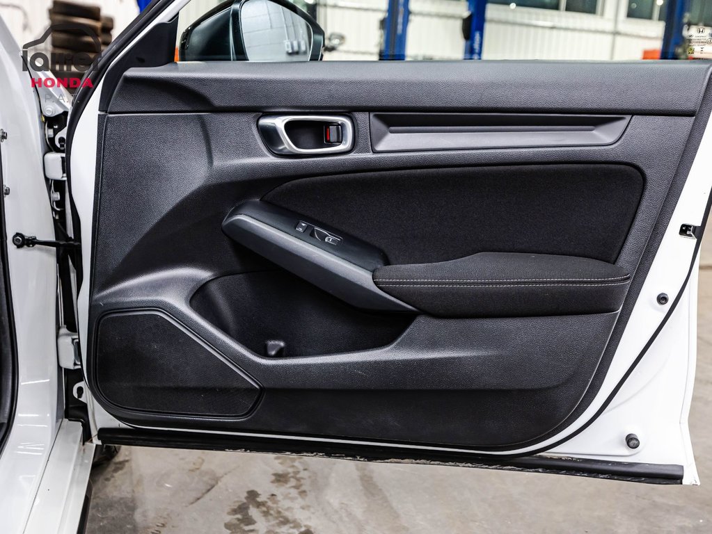 2023 Honda Civic Hatchback Sport 1 proprio jamais accidenté in Montreal, Quebec - 16 - w1024h768px