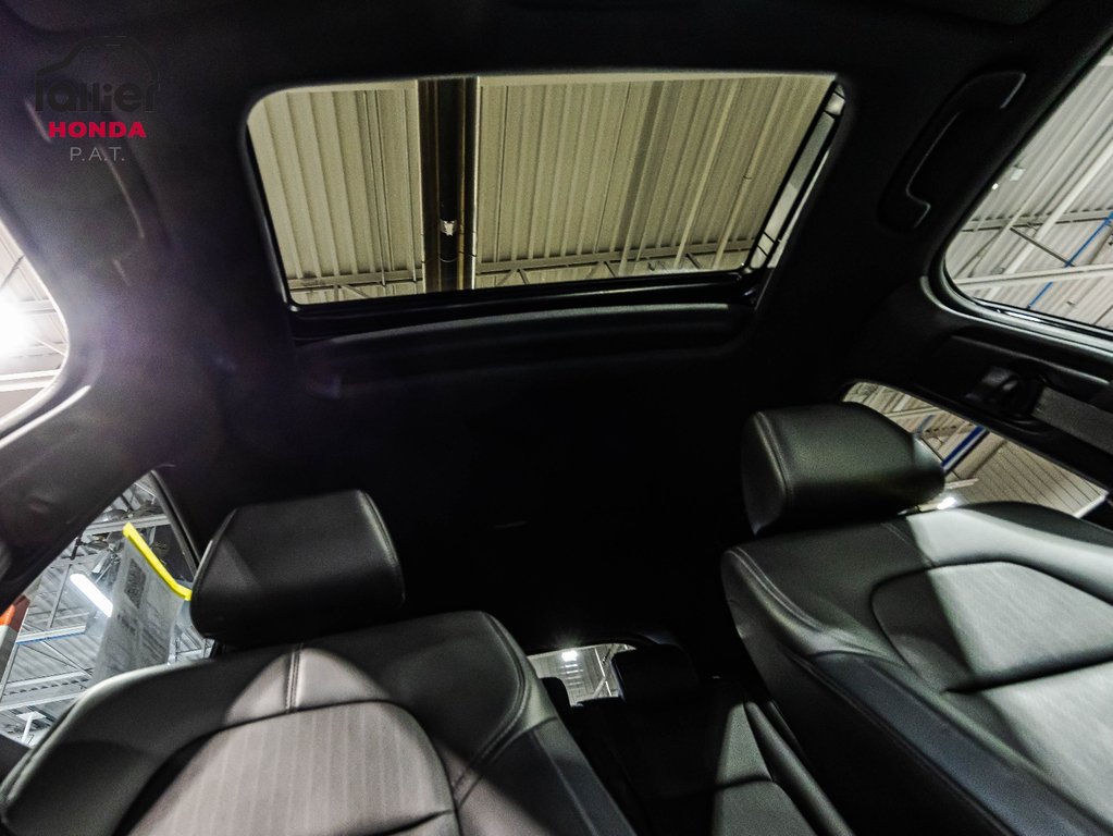 Honda Civic Hatchback SPORT TOURING 2023 à Montréal, Québec - 19 - w1024h768px