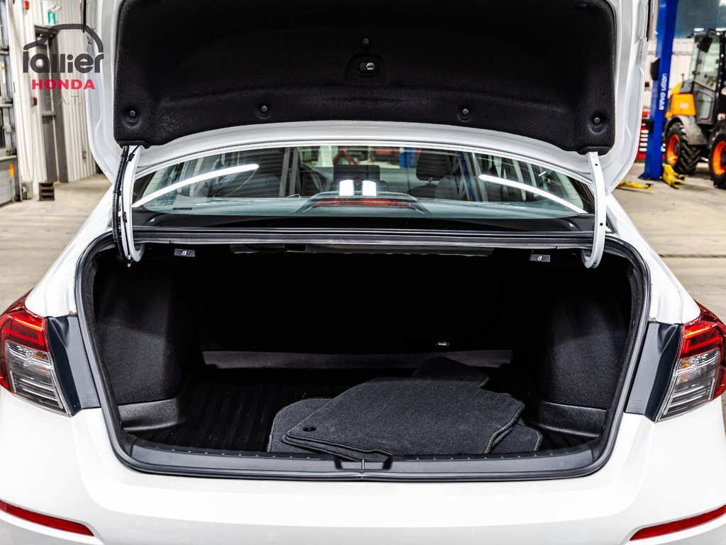 2023 Honda Civic Sdn LX-B in Montreal, Quebec - 13 - w1024h768px