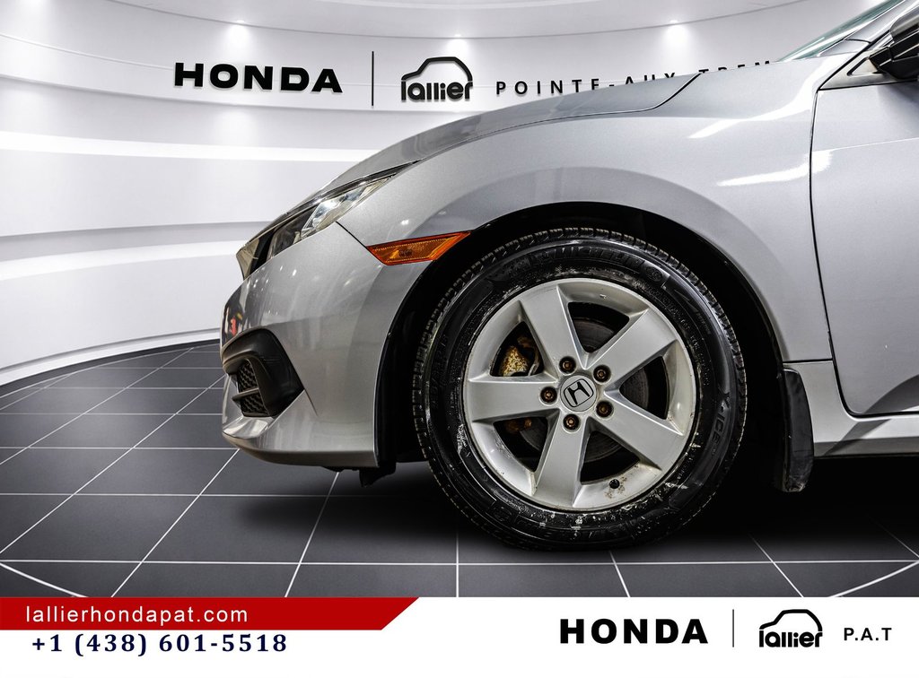 2016 Honda Civic Sedan LX in Montréal, Quebec - 8 - w1024h768px