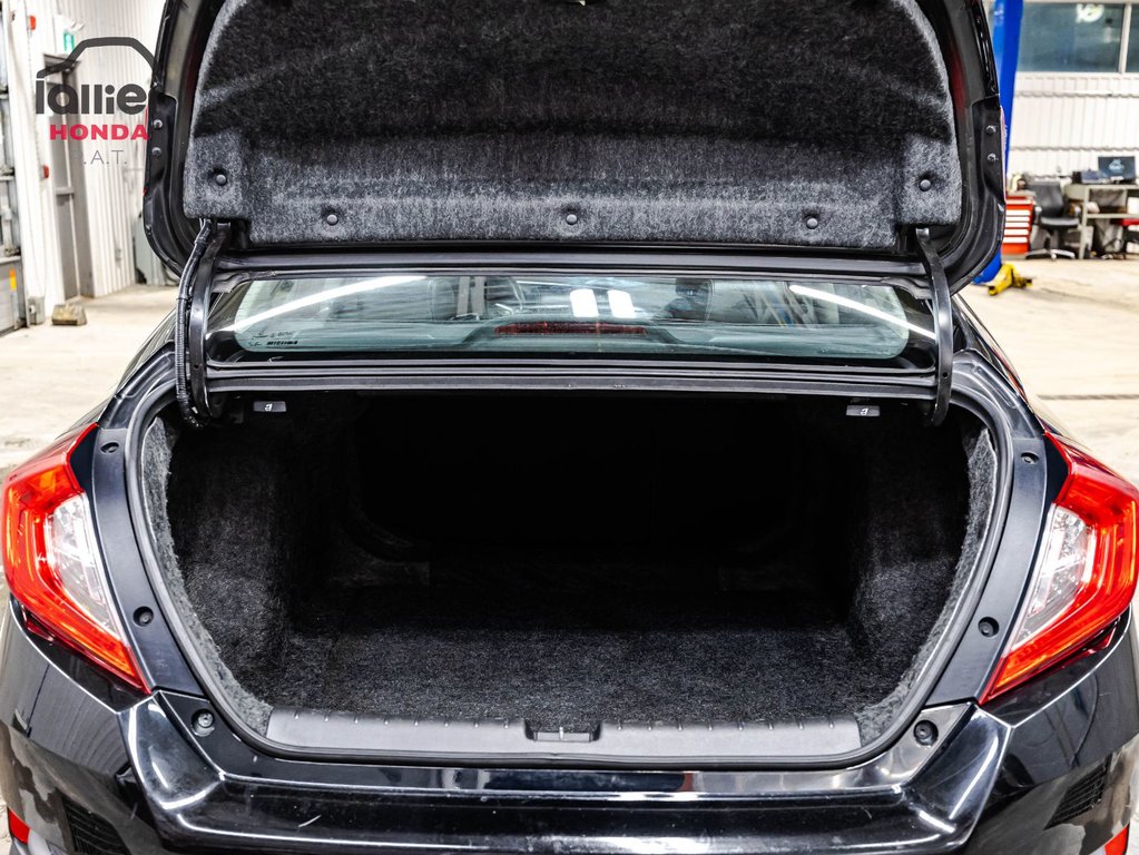 2018 Honda Civic Sedan Touring in Montreal, Quebec - 16 - w1024h768px