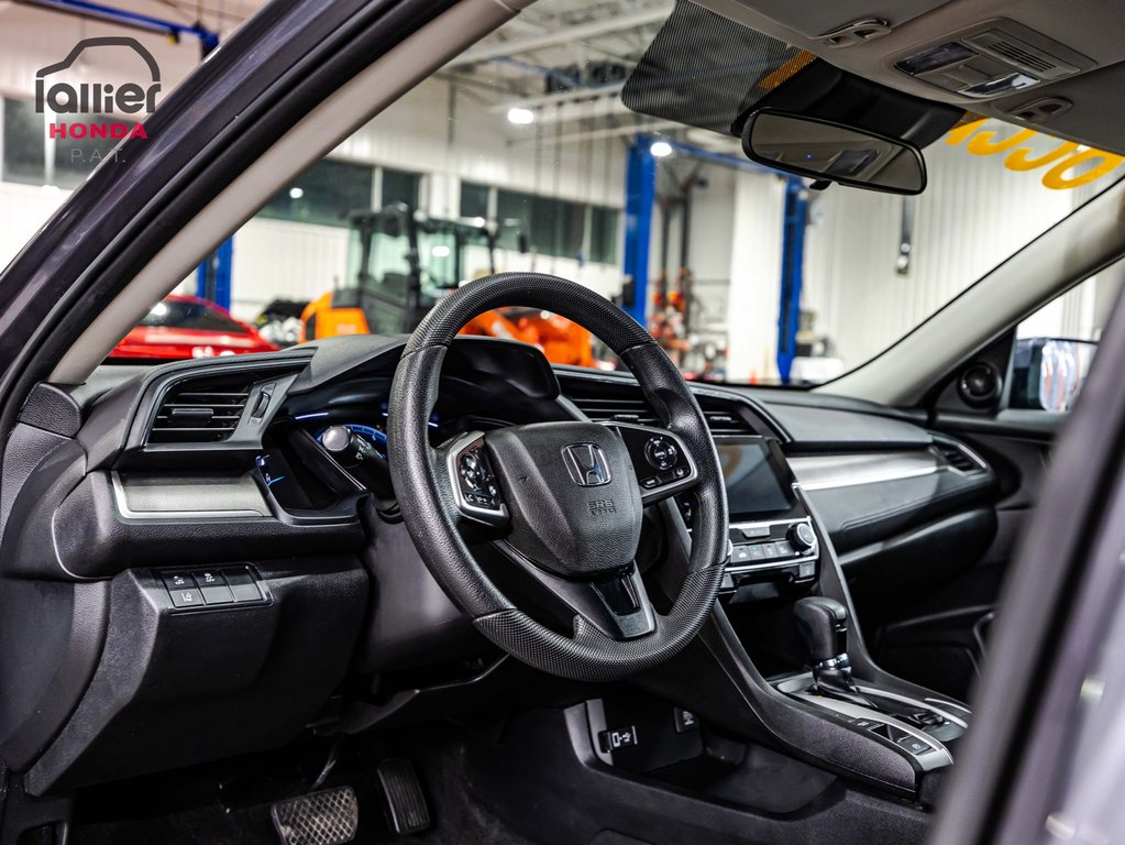 Civic Sedan LX retour de location jamais accidenté 2019 à Montréal, Québec - 19 - w1024h768px