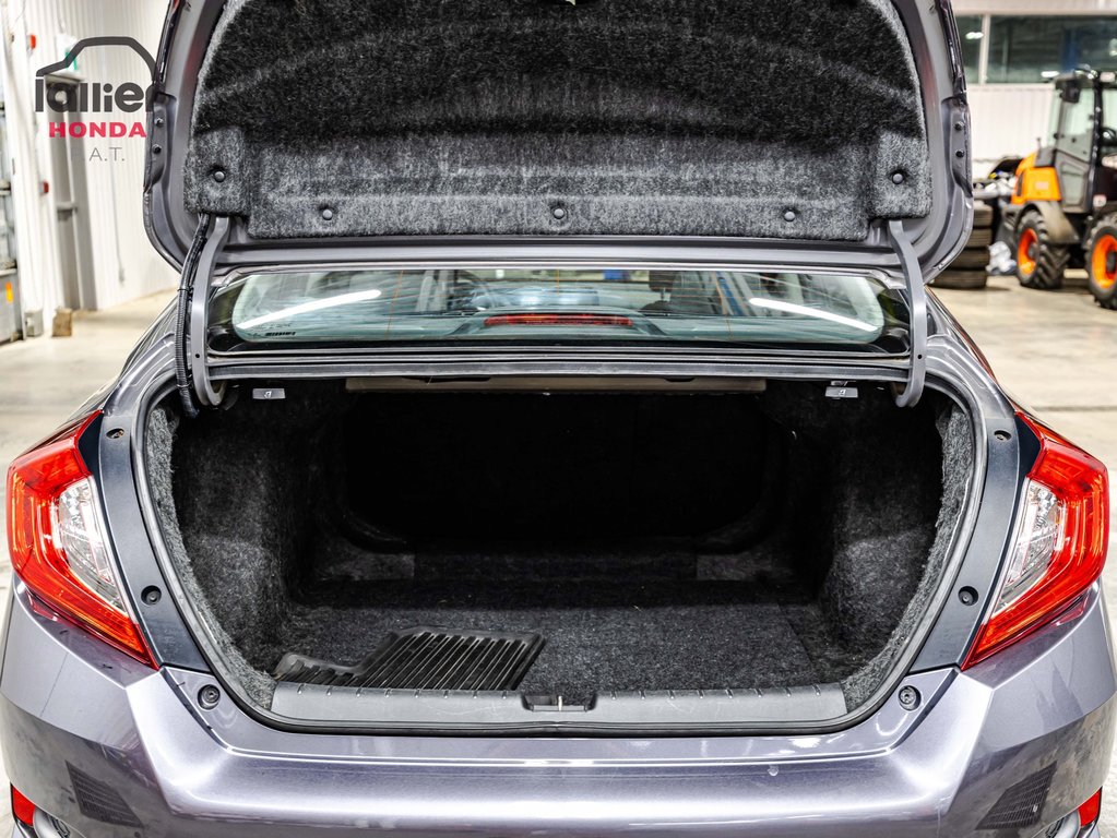 Civic Sedan LX retour de location jamais accidenté 2019 à , Québec - 15 - w1024h768px