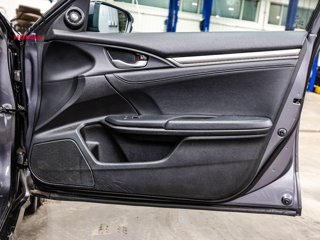 Honda Civic Sedan Touring La plus équipée des Civic 2019 à Montréal, Québec - 17 - w1024h768px