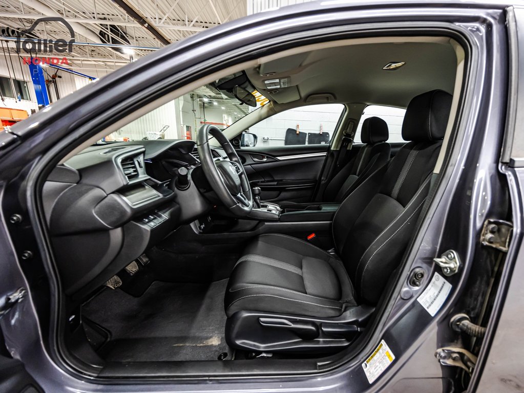 2020  Civic Sedan LX retour de location in Montreal, Quebec - 18 - w1024h768px