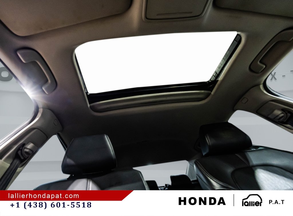 2022 Honda Civic Sedan Touring in Montreal, Quebec - 18 - w1024h768px