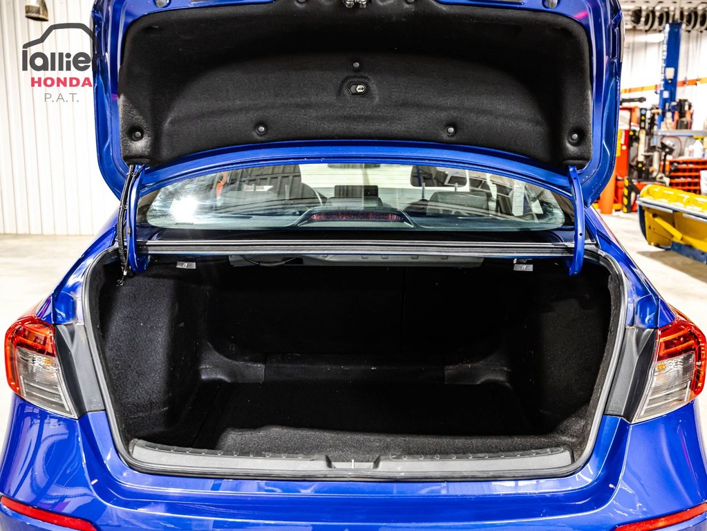 Honda Civic Sedan Sport 2023 à Montréal, Québec - 15 - w1024h768px
