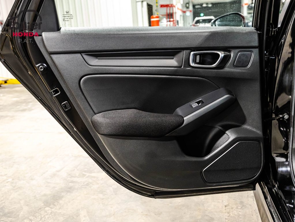 Honda Civic Sedan LX-B 2024 à Montréal, Québec - 12 - w1024h768px