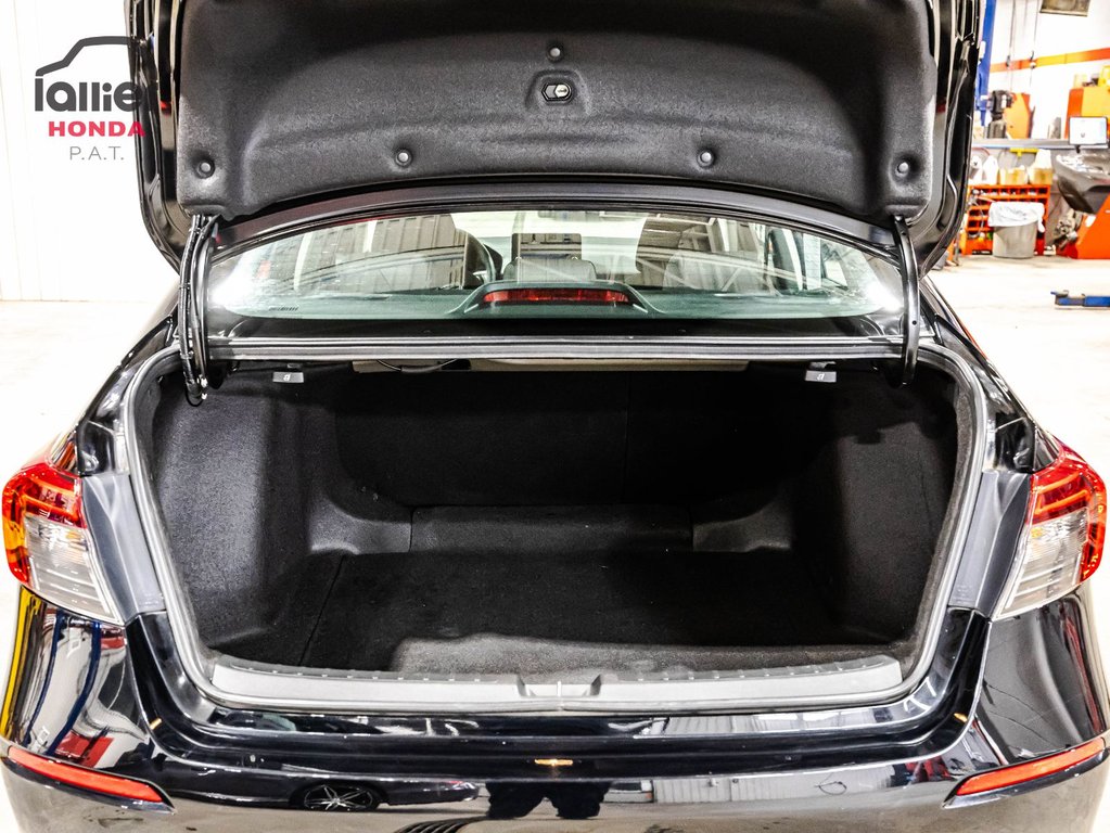 Honda Civic Sedan LX-B 2024 à Montréal, Québec - 15 - w1024h768px