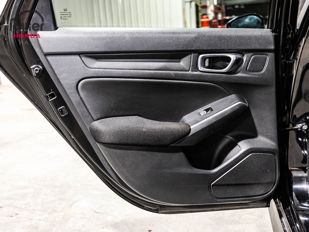 Honda Civic Sedan LX-B 2024 à Montréal, Québec - 12 - w1024h768px