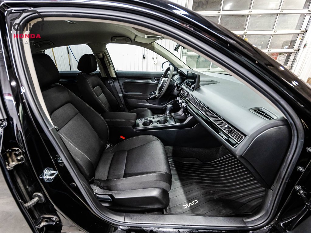Honda Civic Sedan LX 2025 à , Québec - 17 - w1024h768px