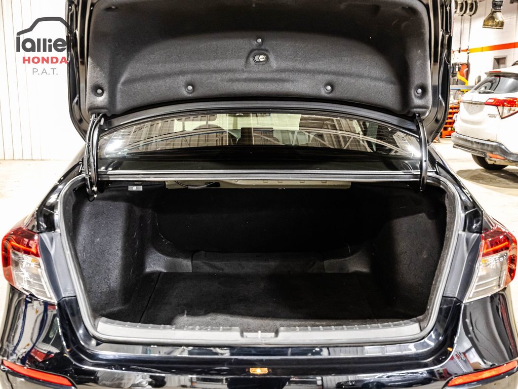 Honda Civic Sedan LX 2025 à Montréal, Québec - 15 - w1024h768px