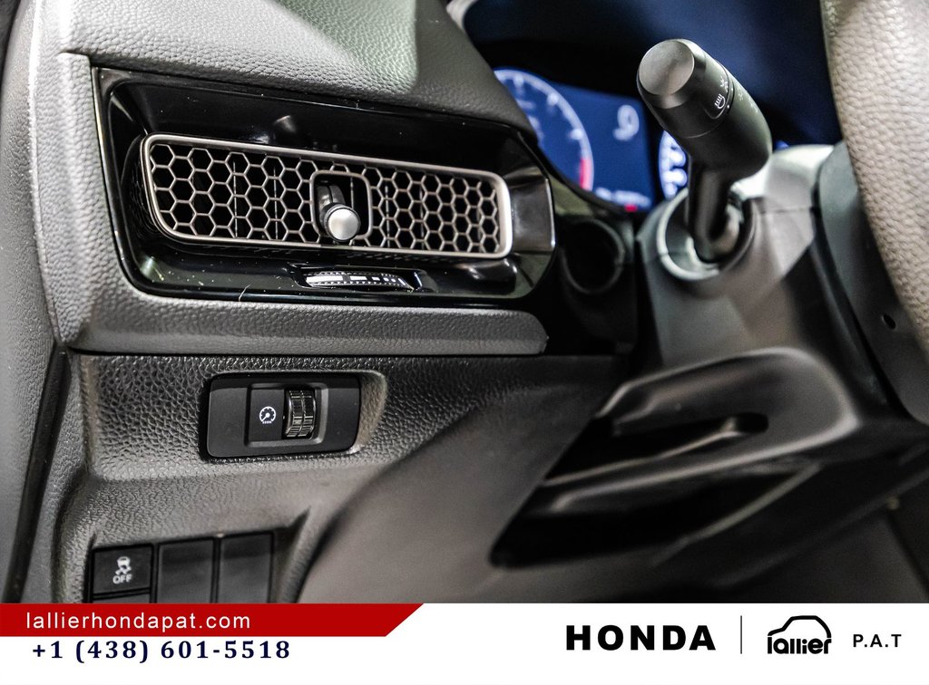 2025 Honda Civic Sedan LX in Montreal, Quebec - 20 - w1024h768px