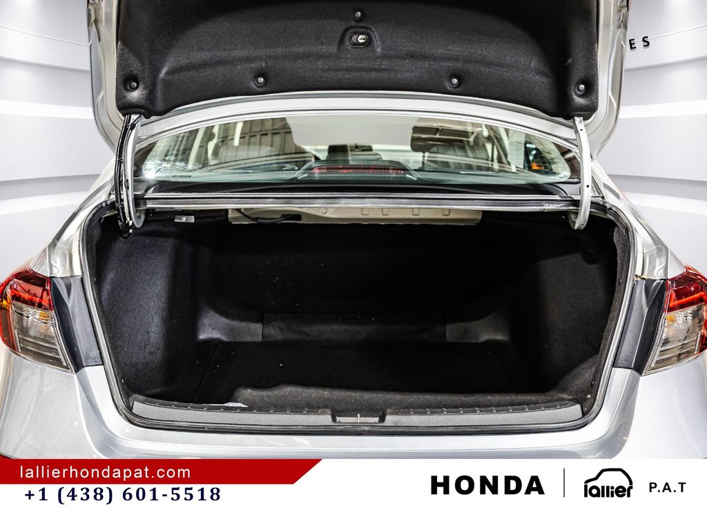 2025 Honda Civic Sedan LX in Montreal, Quebec - 15 - w1024h768px