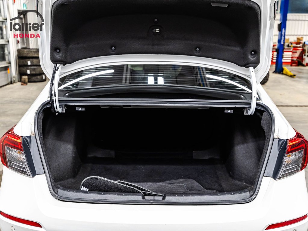 Honda Civic Si Sedan  2022 à Montréal, Québec - 16 - w1024h768px
