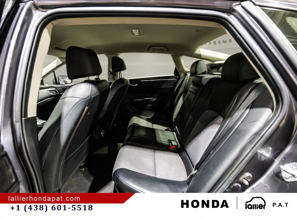 2019 Honda Clarity Plug-In Hybrid in Montreal, Quebec - 14 - w1024h768px