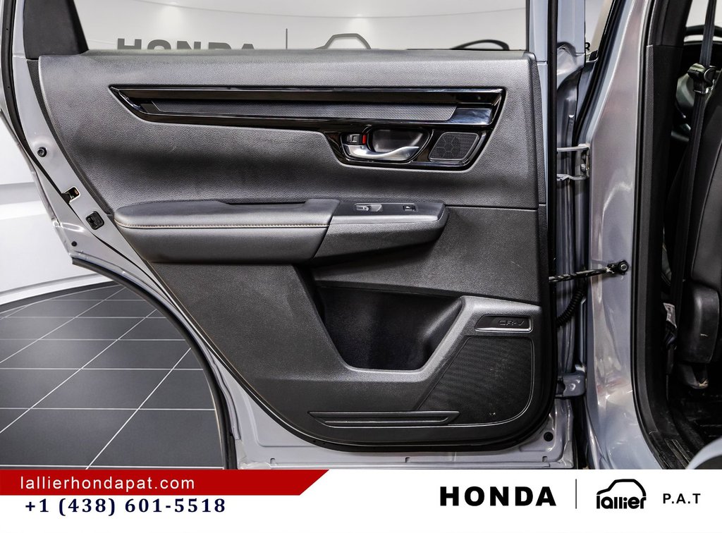 Honda CR-V Hybrid Touring 2023 à Montréal, Québec - 13 - w1024h768px