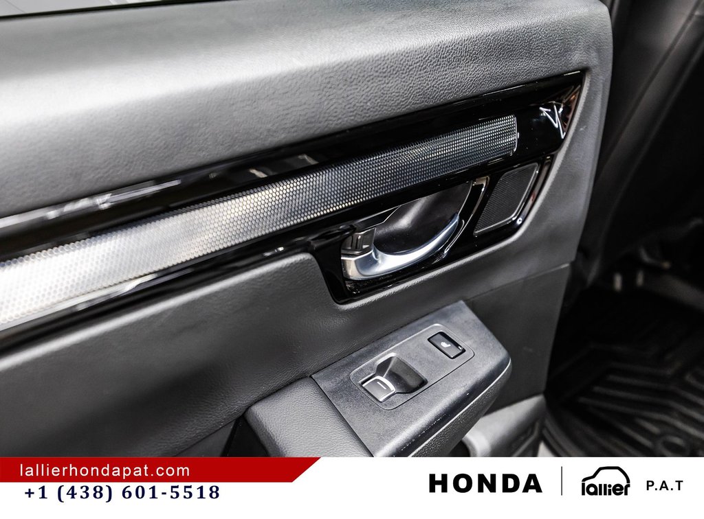 Honda CR-V Hybrid Touring 2023 à Montréal, Québec - 12 - w1024h768px