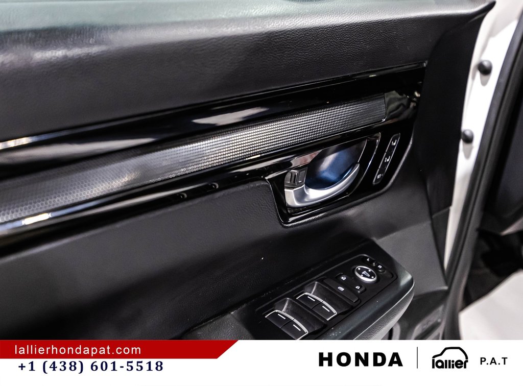 2023 Honda CR-V Hybrid Touring in Montreal, Quebec - 11 - w1024h768px