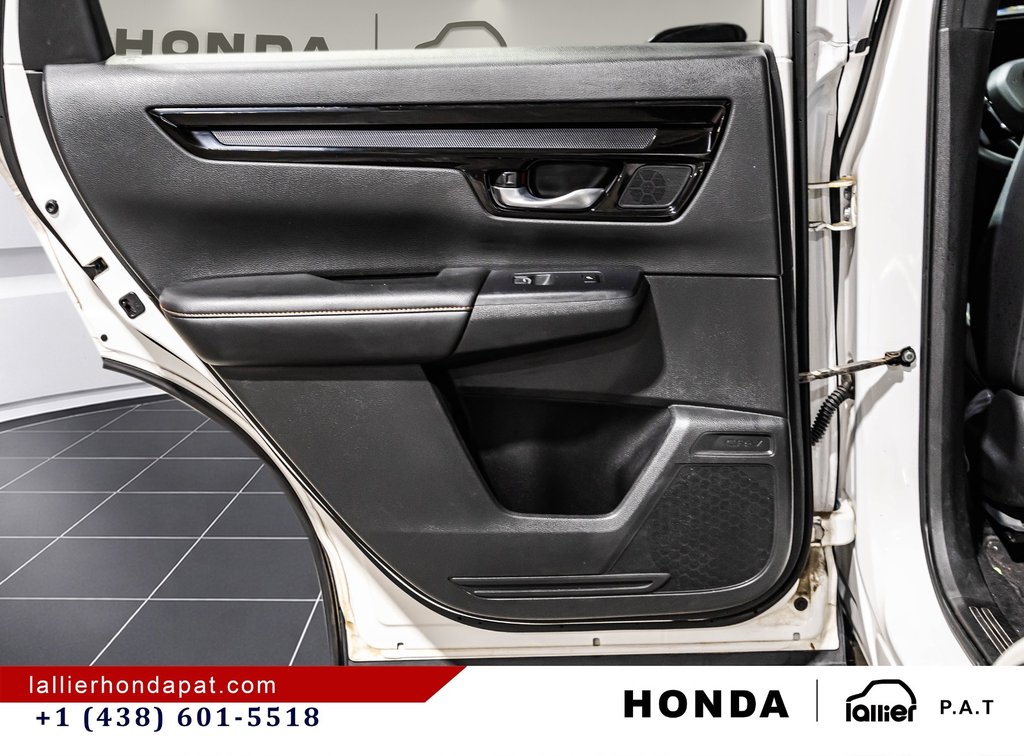 2023 Honda CR-V Hybrid Touring in Montreal, Quebec - 13 - w1024h768px