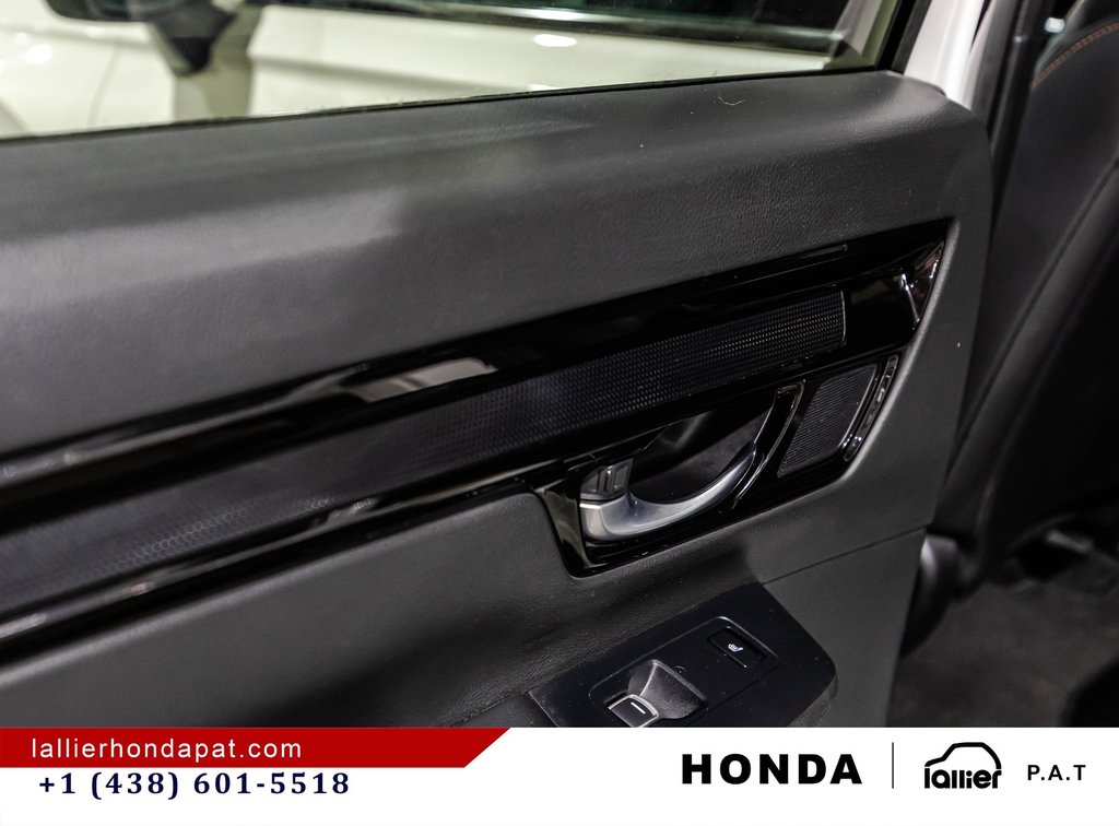 2023 Honda CR-V Hybrid Touring in Montreal, Quebec - 12 - w1024h768px