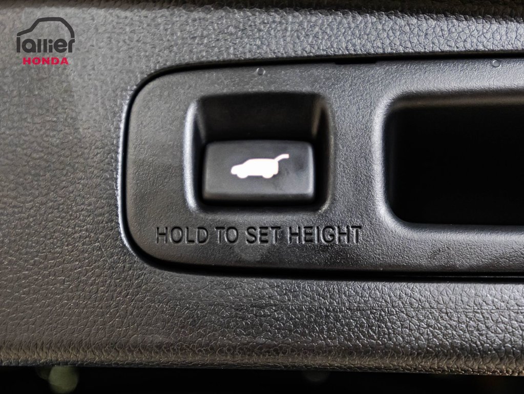 Honda CR-V Hybrid Touring Hybride 2024 à Montréal, Québec - 16 - w1024h768px