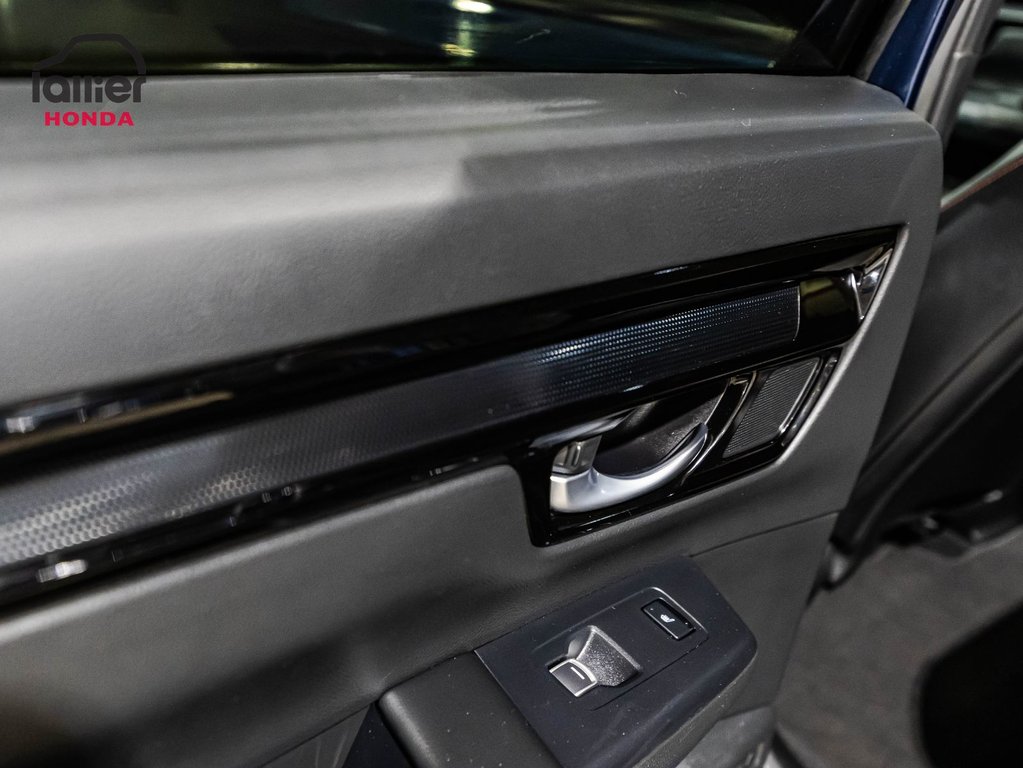 Honda CR-V Hybrid Touring Hybride 2024 à Montréal, Québec - 12 - w1024h768px