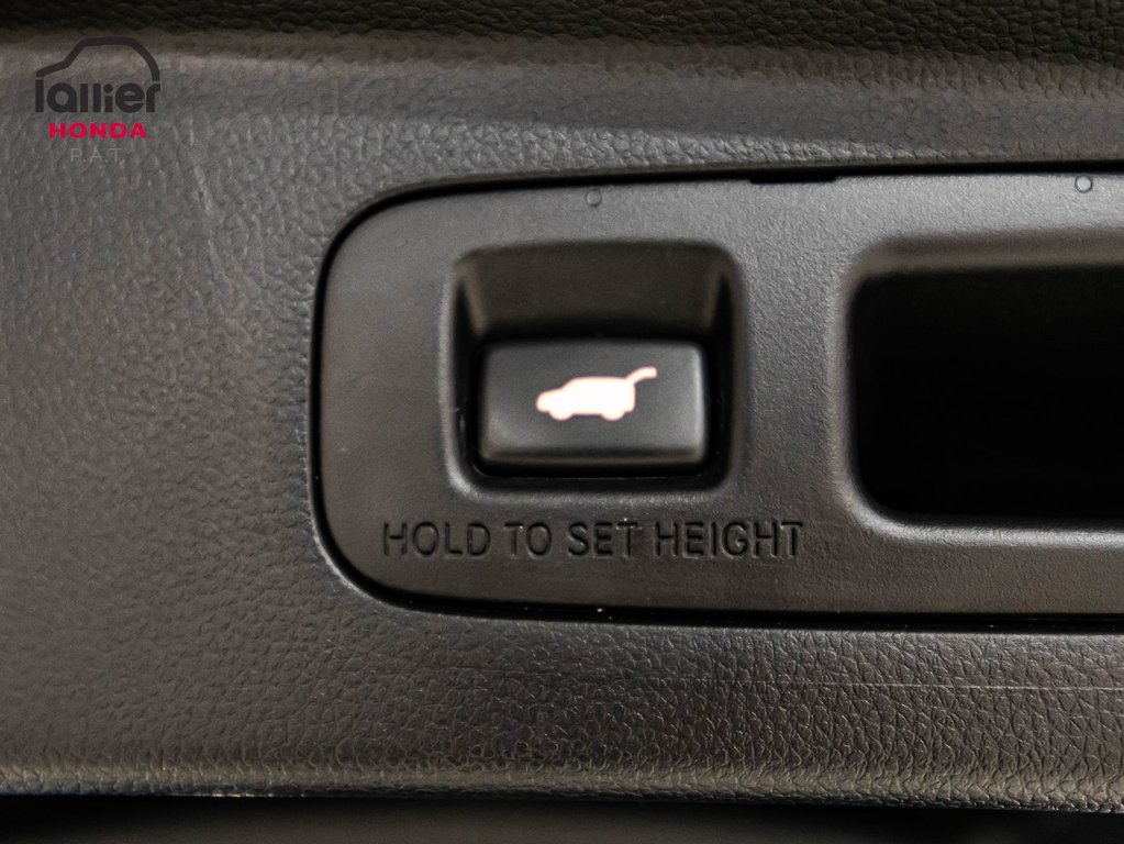 2025 Honda CR-V Hybrid Touring in Montréal, Quebec - 16 - w1024h768px