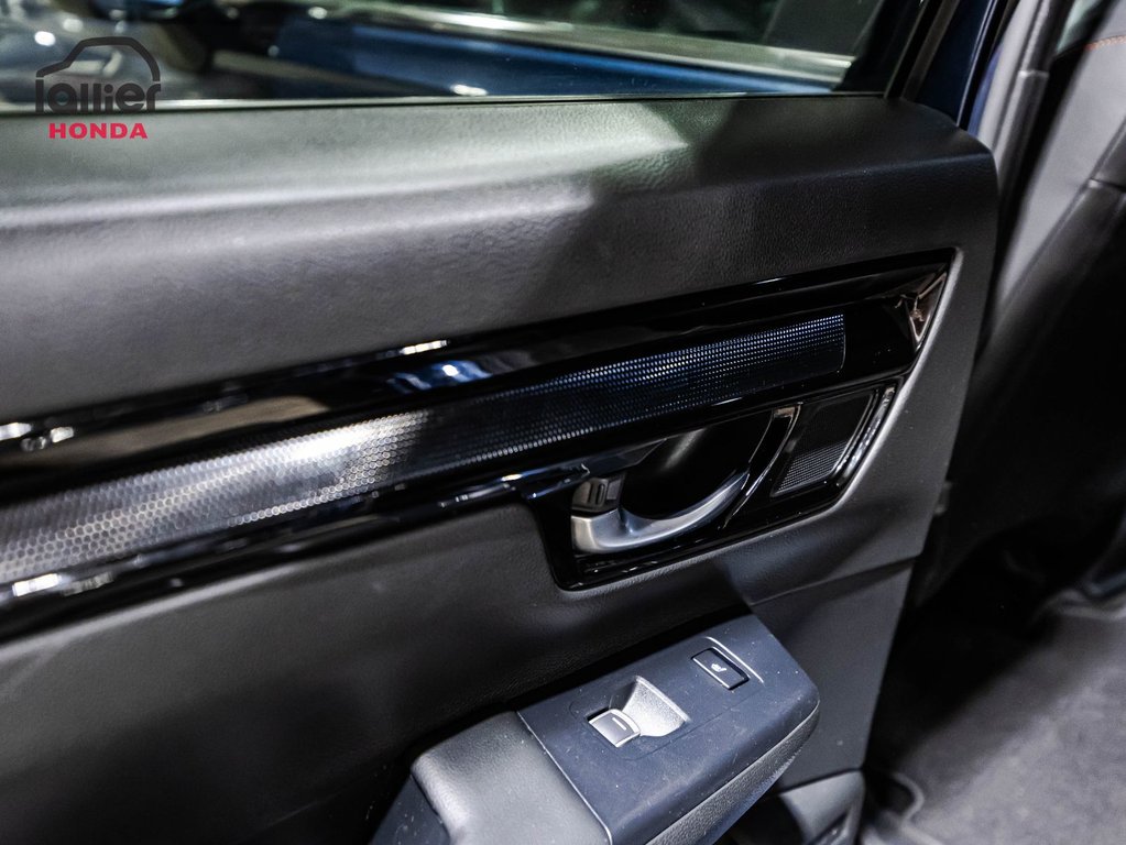2025 Honda CR-V Hybrid Touring in Montréal, Quebec - 12 - w1024h768px