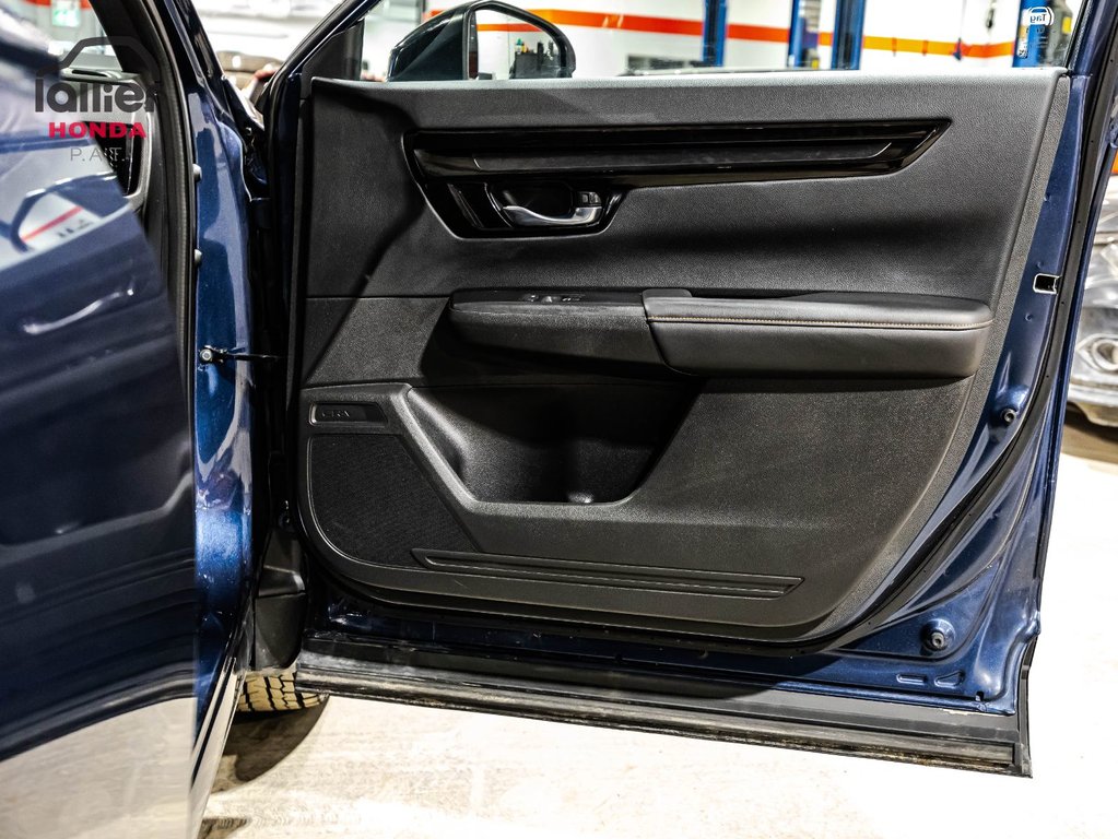 2025 Honda CR-V Hybrid Touring in Montréal, Quebec - 18 - w1024h768px
