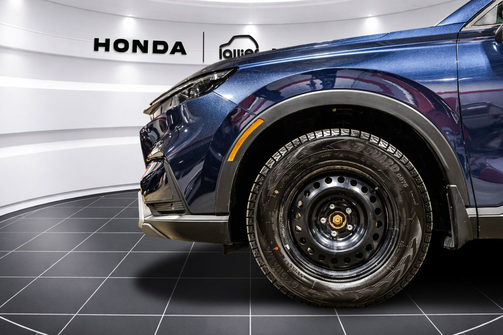 2025 Honda CR-V Hybrid Touring in Montréal, Quebec - 10 - w1024h768px