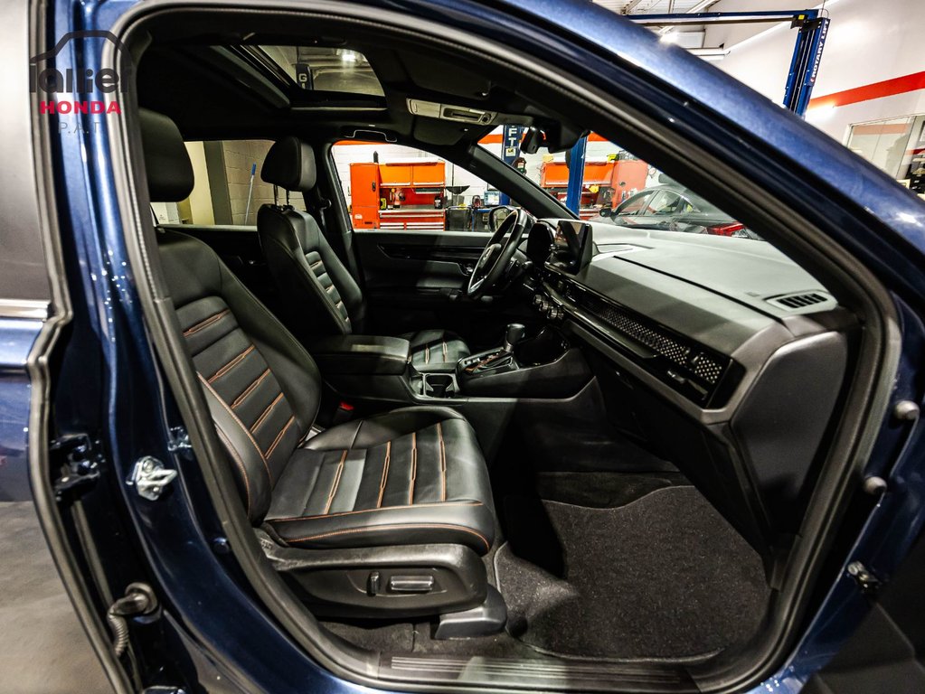 2025 Honda CR-V Hybrid Touring in Montréal, Quebec - 19 - w1024h768px