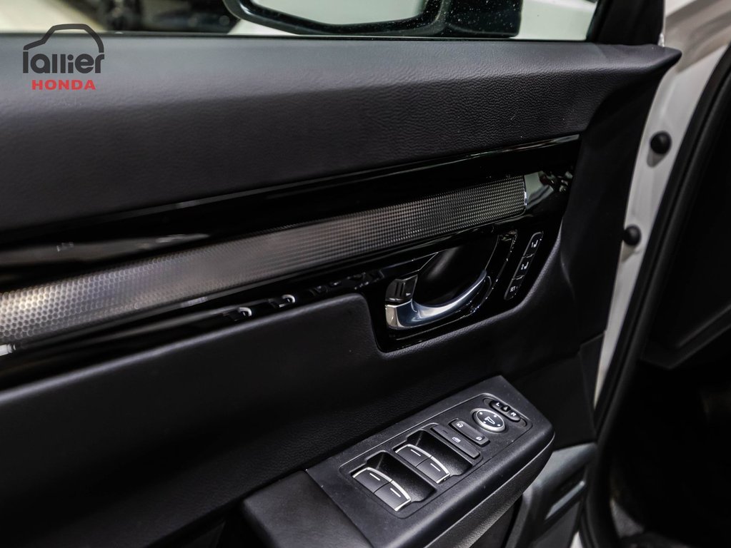 Honda CR-V Hybrid TOURING AWD HYBRID DEMO - GARANTIE 10 ANS 200000KM 2026 à Montréal, Québec - 11 - w1024h768px