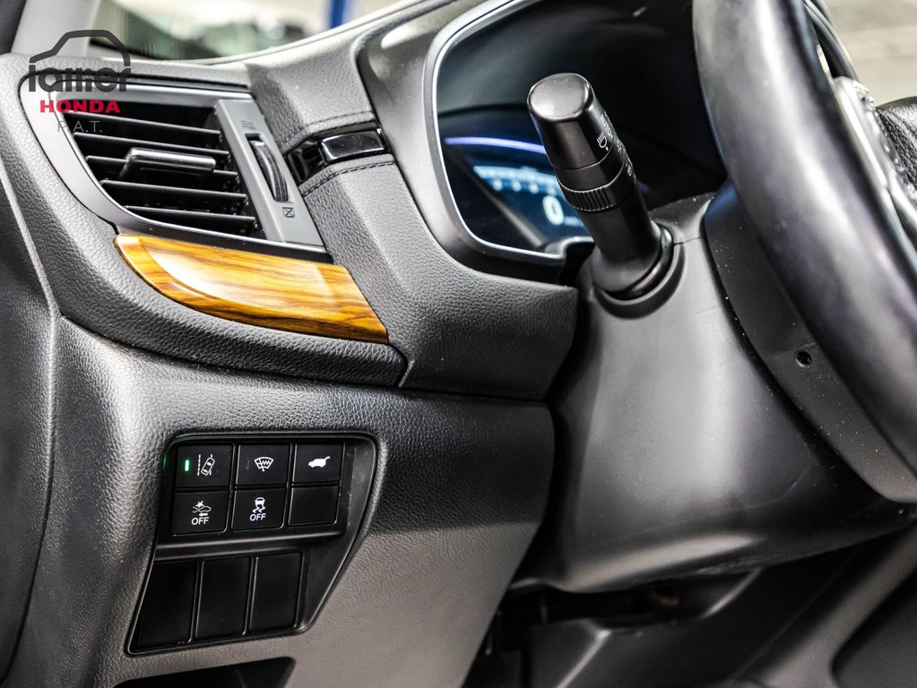 2017 Honda CR-V Touring in Montreal, Quebec - 22 - w1024h768px