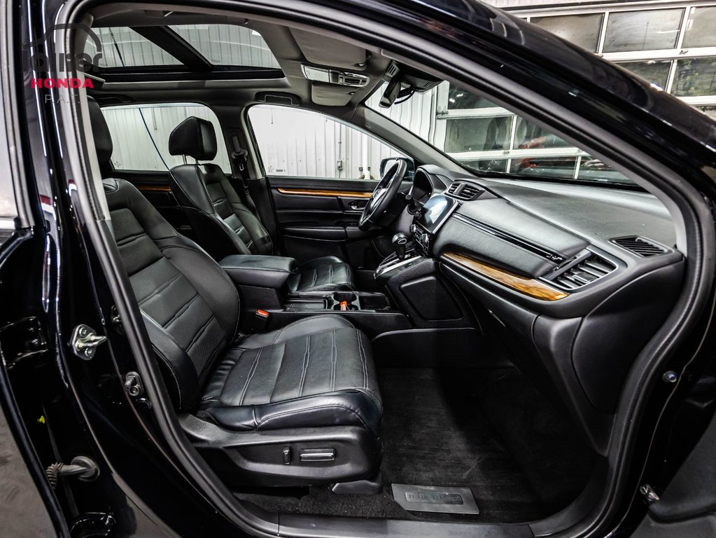 2017 Honda CR-V Touring in Montreal, Quebec - 18 - w1024h768px