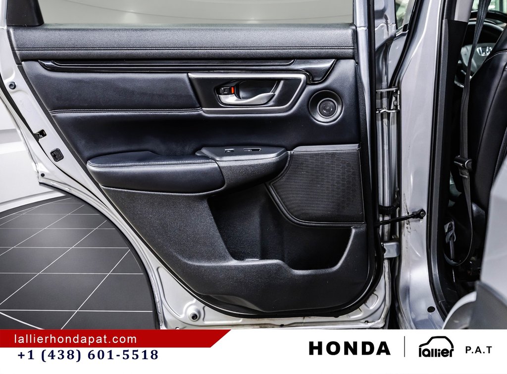 2018 Honda CR-V Touring in Montreal, Quebec - 13 - w1024h768px