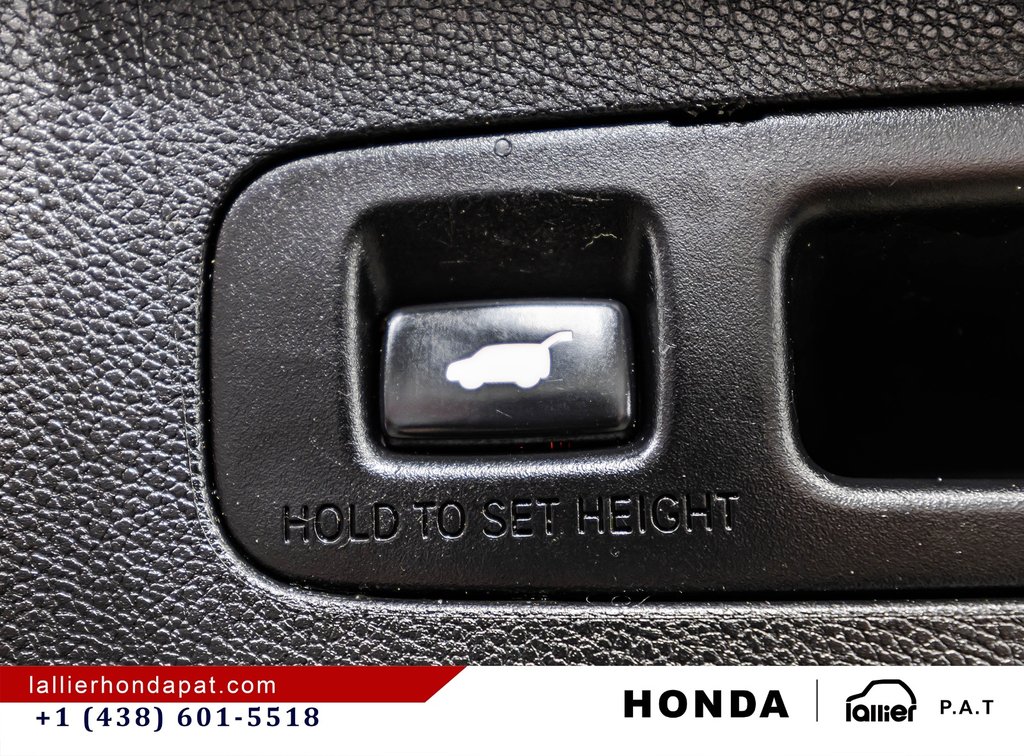 2018 Honda CR-V Touring in Montreal, Quebec - 16 - w1024h768px