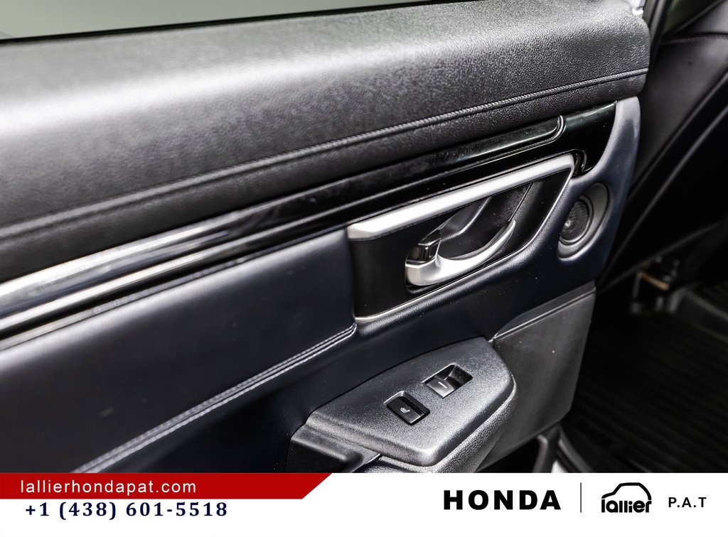 2018 Honda CR-V Touring in Montreal, Quebec - 12 - w1024h768px