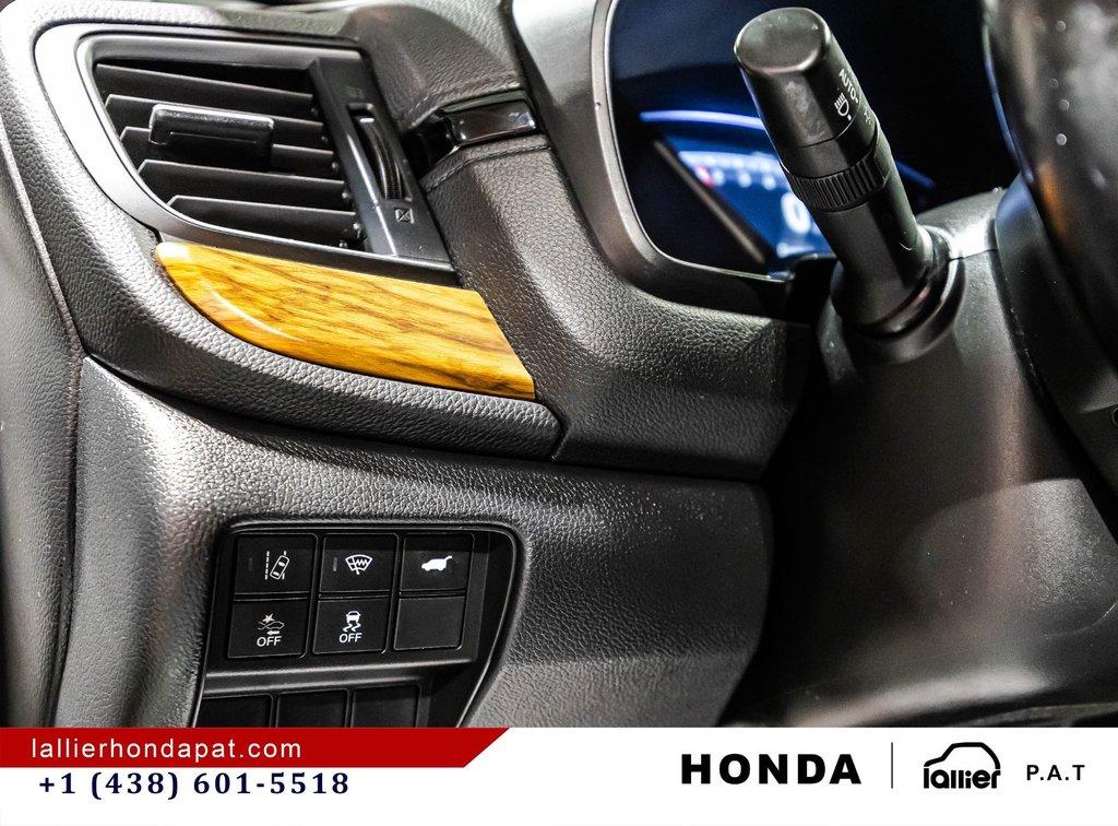 2018 Honda CR-V Touring in Montreal, Quebec - 23 - w1024h768px