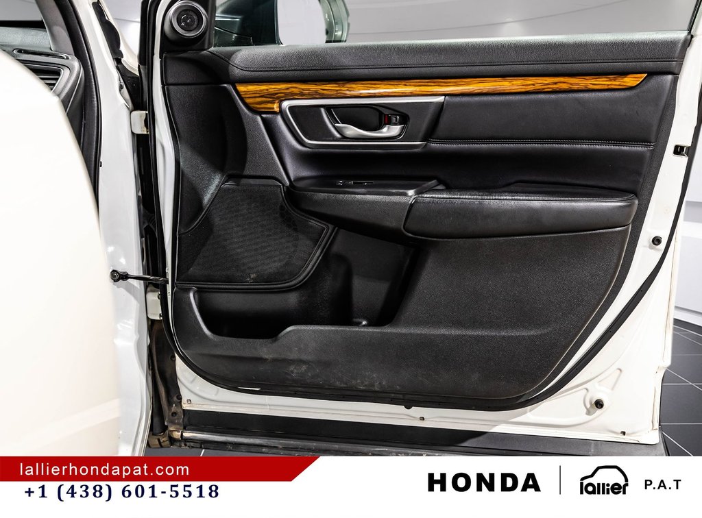 2018 Honda CR-V Touring in Montreal, Quebec - 18 - w1024h768px
