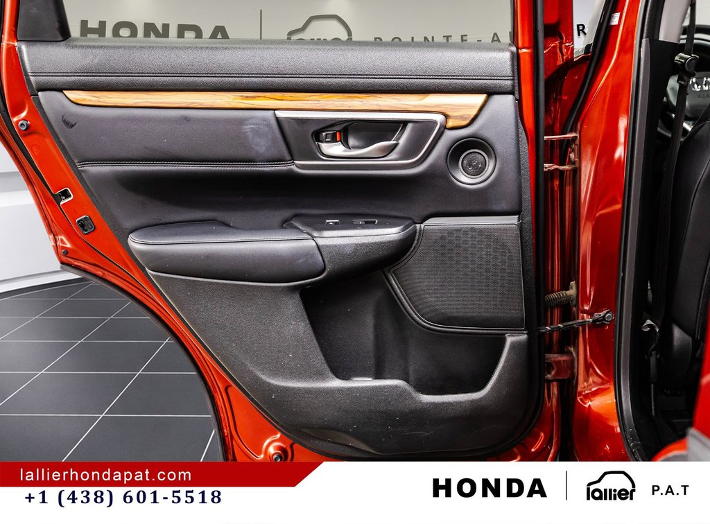 Honda CR-V Touring 2018 à Montréal, Québec - 13 - w1024h768px