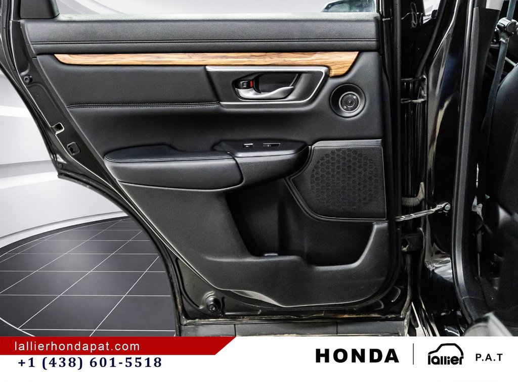 Honda CR-V Touring 2018 à Montréal, Québec - 13 - w1024h768px