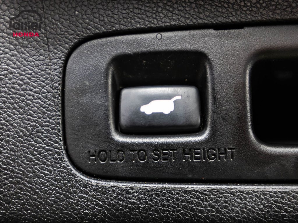 Honda CR-V Touring 2019 à Montréal, Québec - 16 - w1024h768px