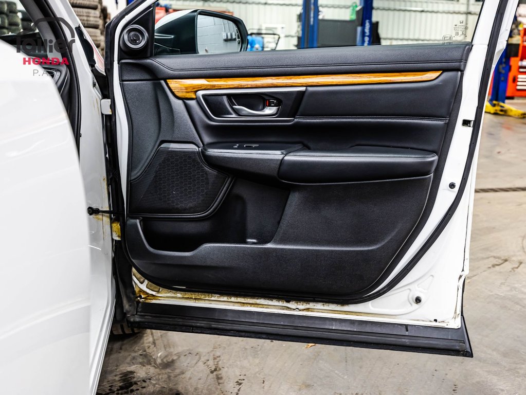 Honda CR-V Touring 2019 à Montréal, Québec - 18 - w1024h768px