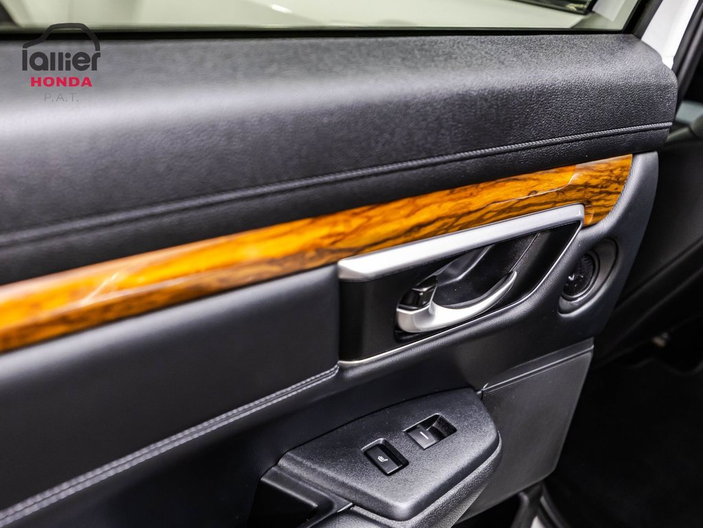Honda CR-V Touring 2019 à Montréal, Québec - 12 - w1024h768px