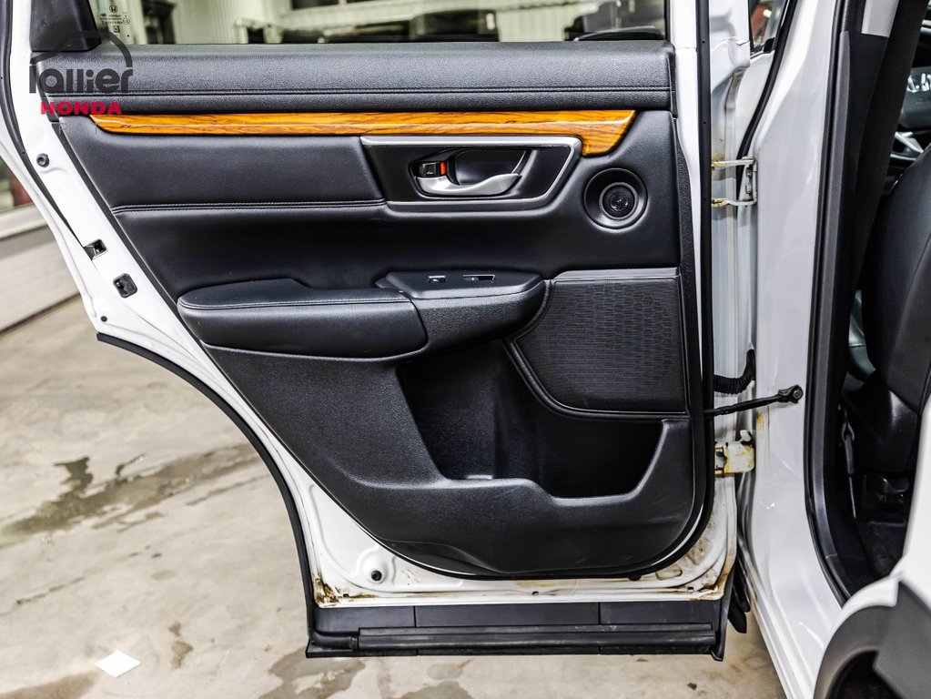 Honda CR-V Touring 2019 à Montréal, Québec - 13 - w1024h768px