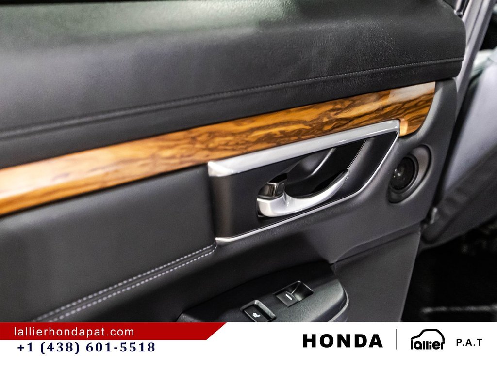 2019 Honda CR-V Touring in Montreal, Quebec - 12 - w1024h768px