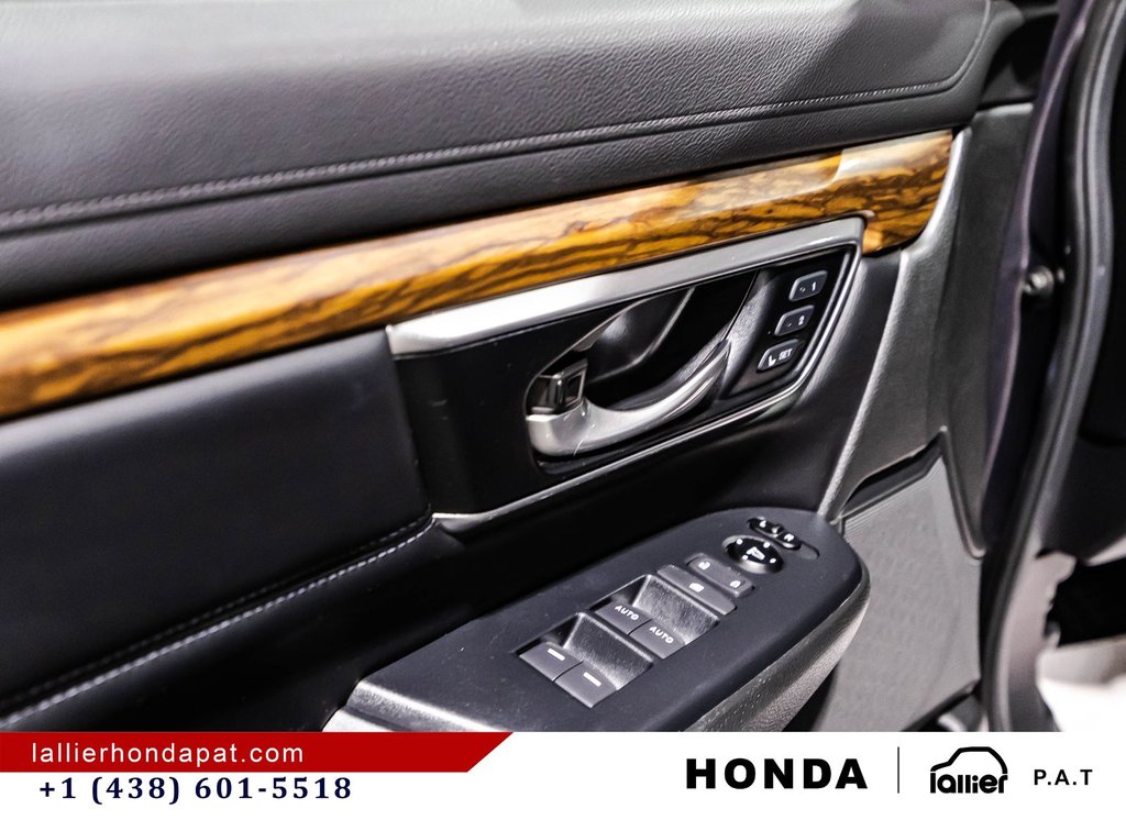 2019 Honda CR-V Touring in Montreal, Quebec - 11 - w1024h768px