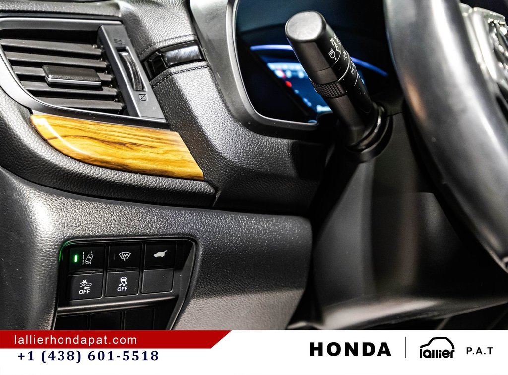 2019 Honda CR-V Touring in Montreal, Quebec - 23 - w1024h768px