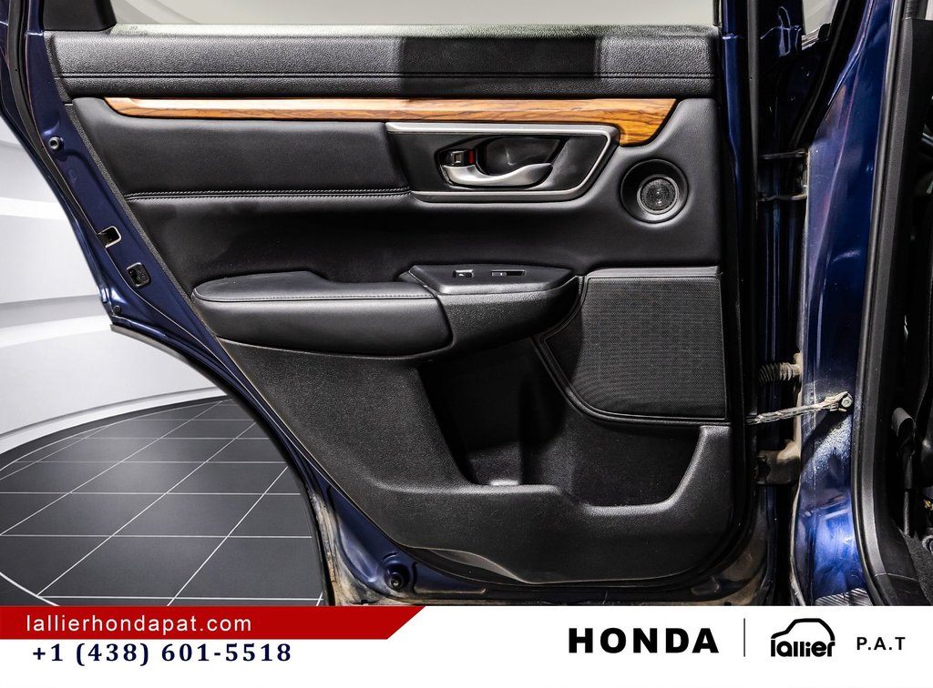 Honda CR-V Touring 2019 à Montréal, Québec - 13 - w1024h768px